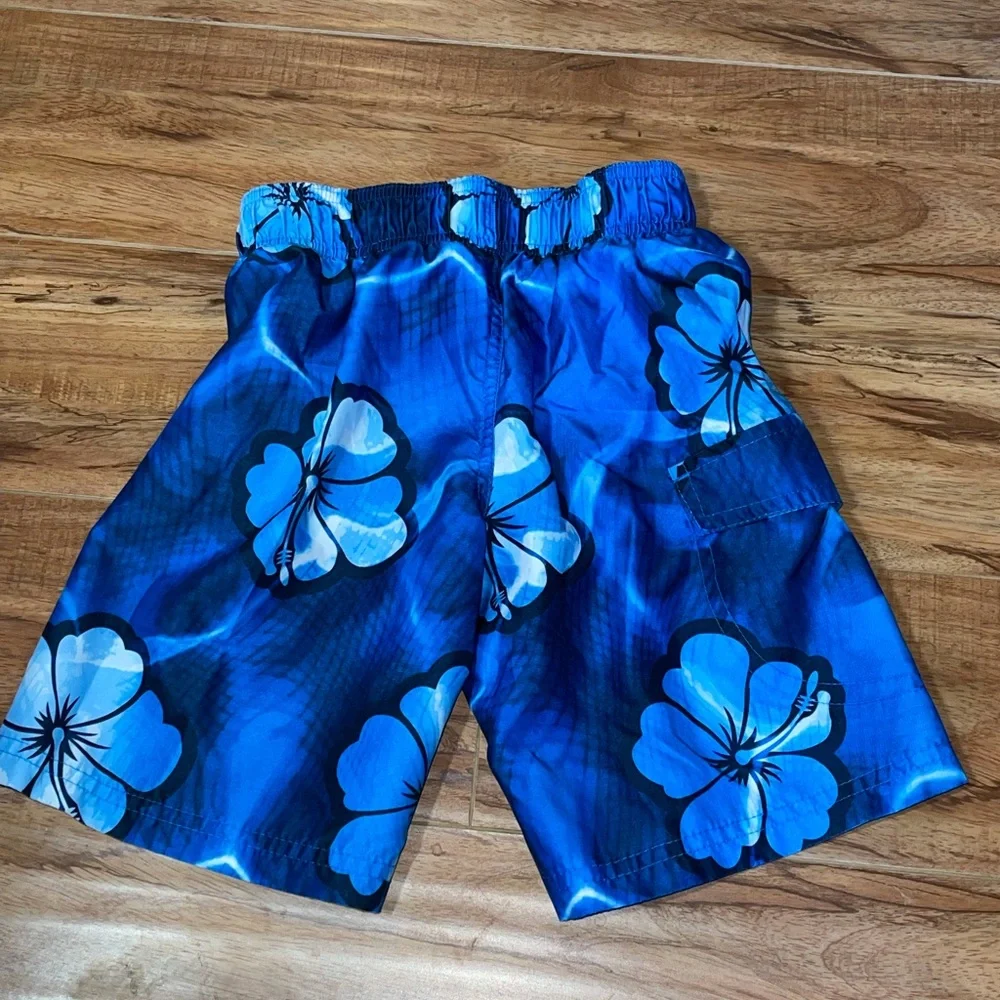 Kids swim shorts bundle of 2 sz 4T‎ & 5/6